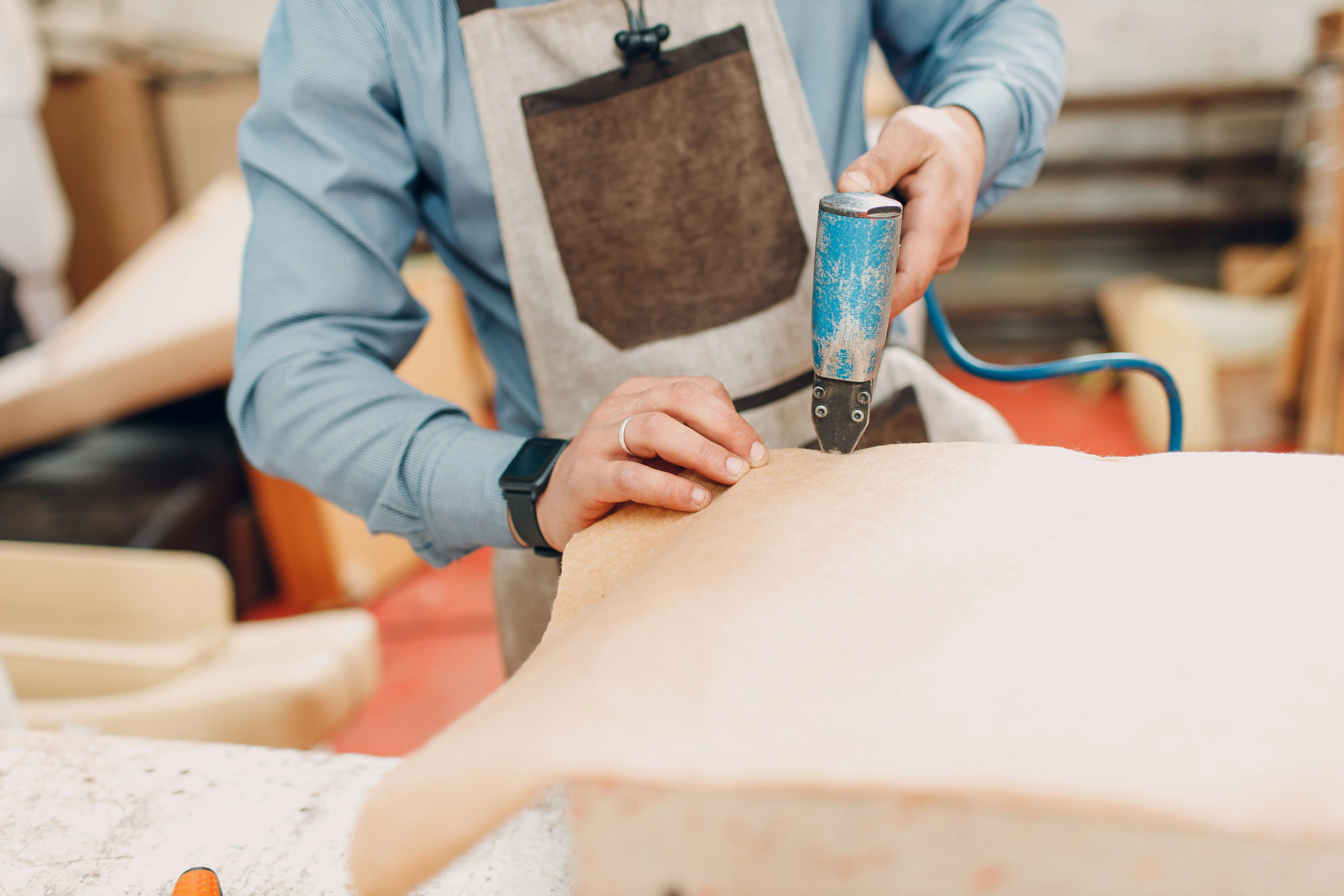 Möbelpolsterung und Herstellung, Stoffrenovierung